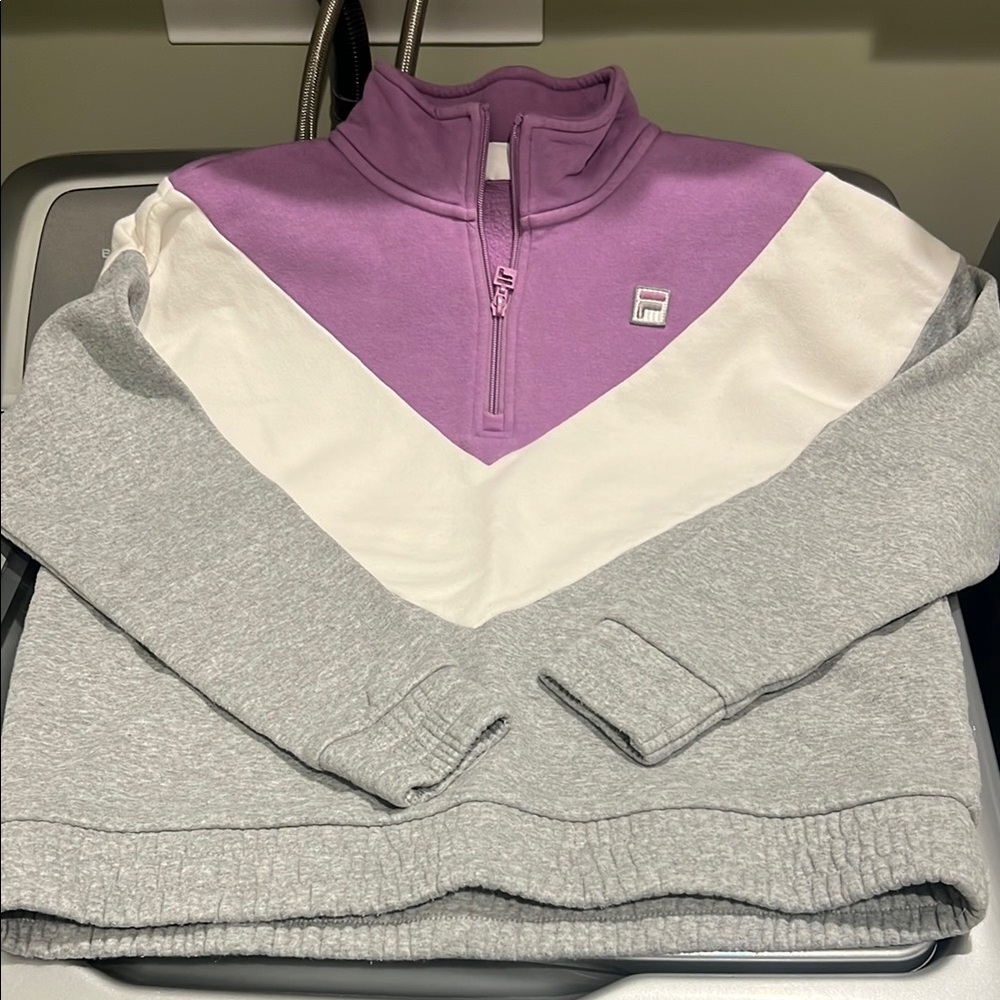 Woman’s Vintage Fila crew zip sweatshirt purple white grey good cond. Size M/L